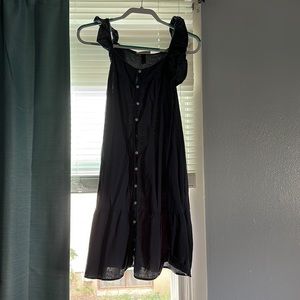 Dark blue, super comfy, smoke free home